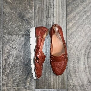 Huaraches Brown Woven Leather Loafers